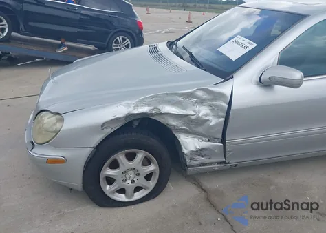 2001 Mercedes-Benz S 500 z USA, uszkodzony, nr VIN WDBNG75J11A218146